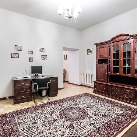 Doroshenka Antique Apartment Lviv Extérieur photo