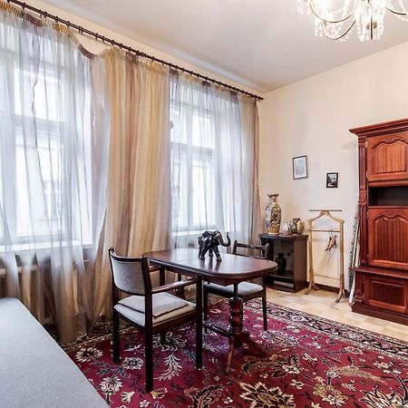 Doroshenka Antique Apartment Lviv Extérieur photo