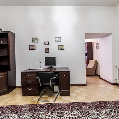 Doroshenka Antique Apartment Lviv Extérieur photo