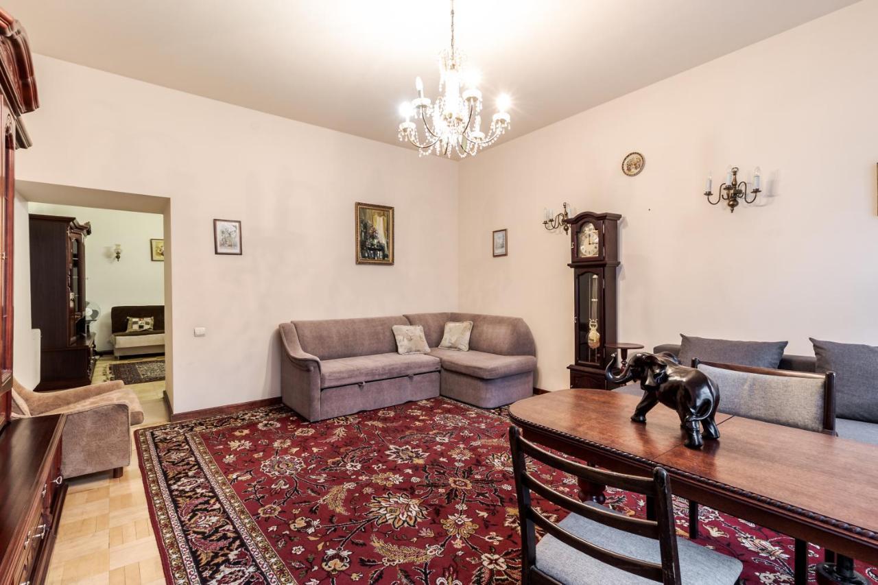 Doroshenka Antique Apartment Lviv Extérieur photo