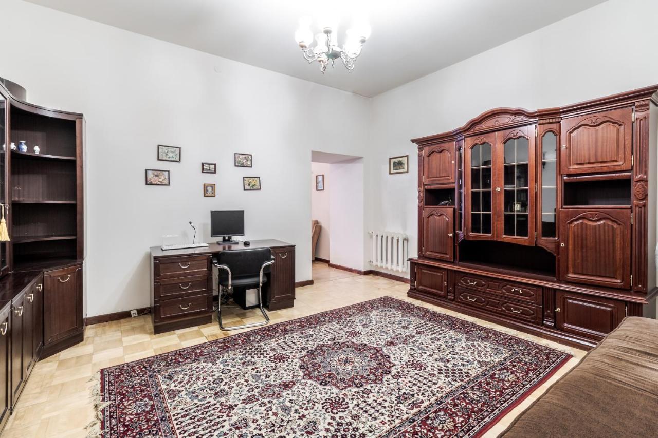 Doroshenka Antique Apartment Lviv Extérieur photo