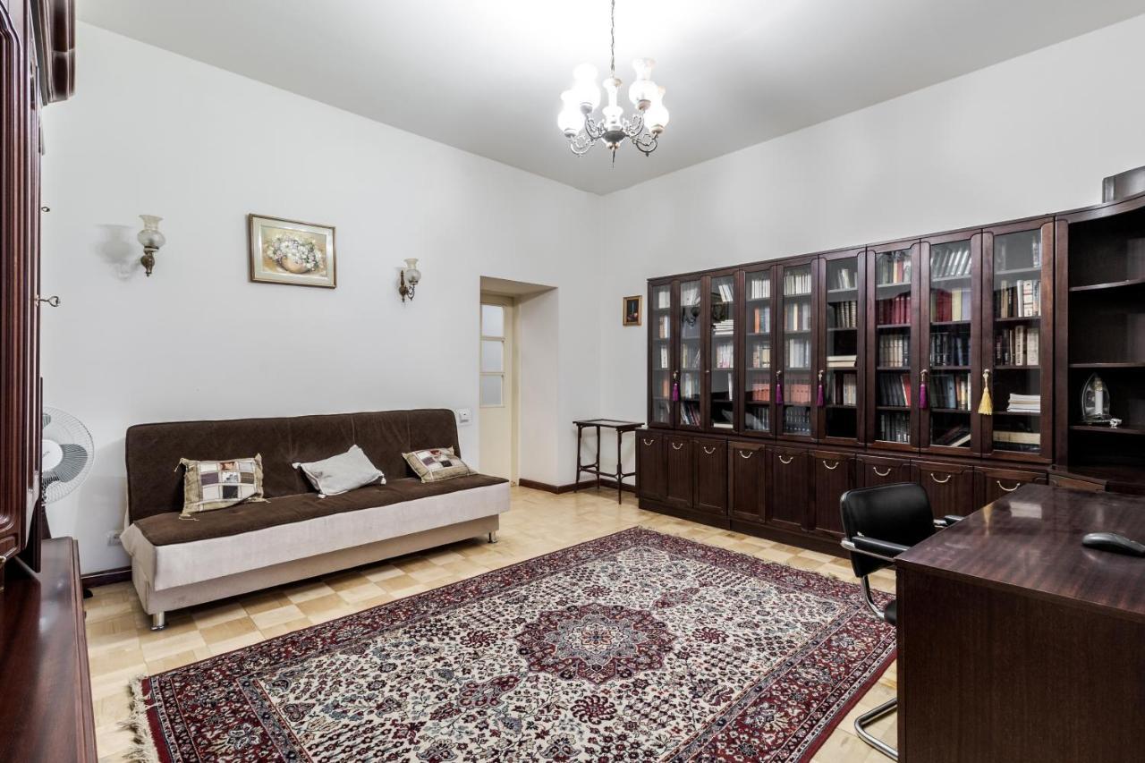Doroshenka Antique Apartment Lviv Extérieur photo