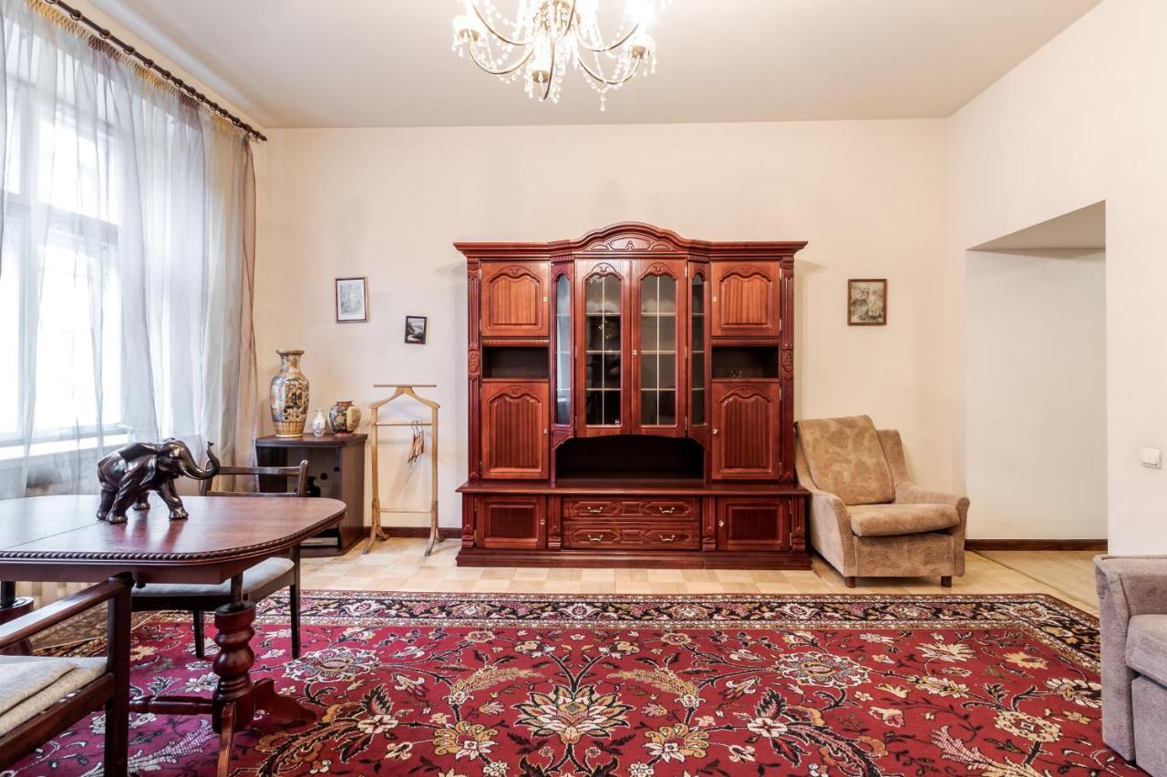 Doroshenka Antique Apartment Lviv Extérieur photo