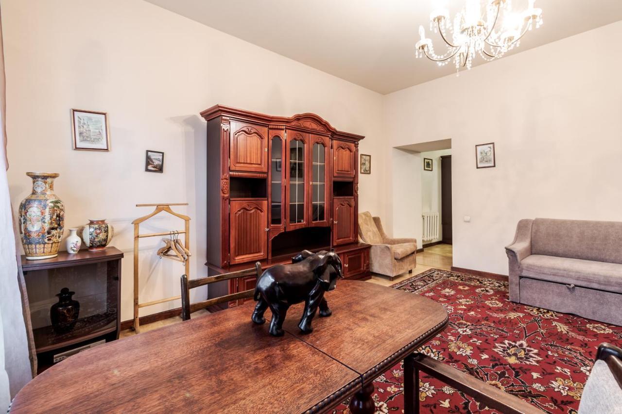 Doroshenka Antique Apartment Lviv Extérieur photo