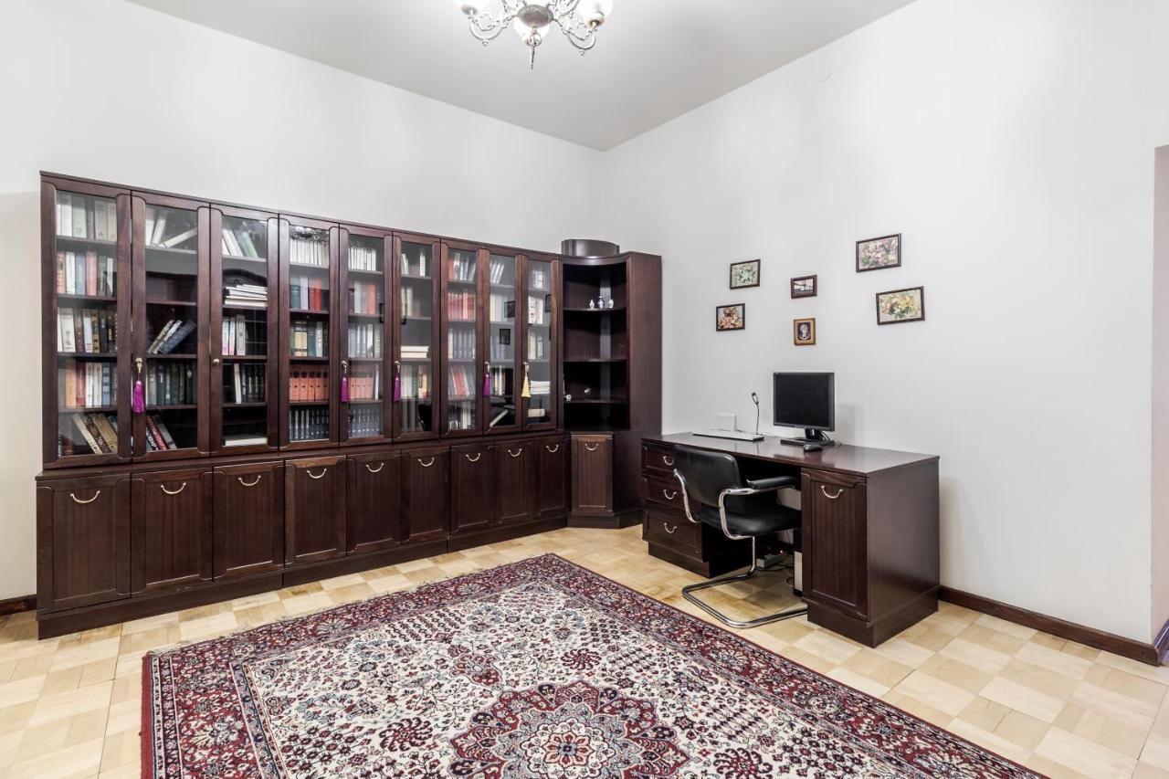 Doroshenka Antique Apartment Lviv Extérieur photo